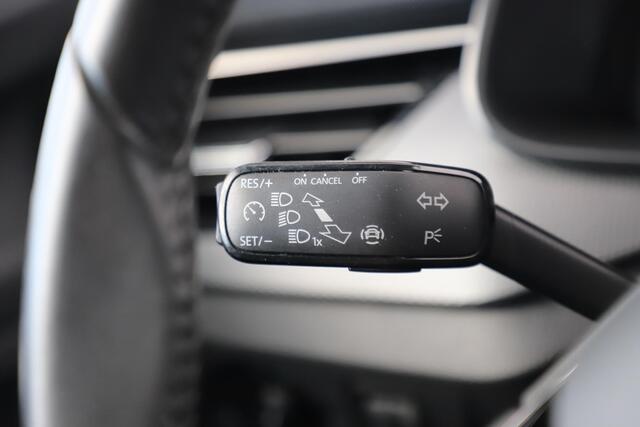 Skoda Kamiq 1.0 TSI Ambition 110PK Carplay Android 16 inch LMV Airco Cruise Control Parkeersensor