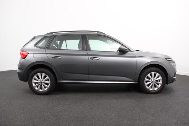 Skoda Kamiq 1.0 TSI 110 pk DSG Life Navigatie Apple Carplay/Android Auto Adaptieve Cruise Control Parkeersensor achter Verwarmde voorstoelen LED-verlichting voor Dakrail DAB
