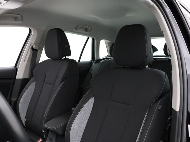 Skoda Kamiq 1.0 TSI 115pk DSG Selection · Apple/Android Car Play · P-Sensoren · Cruise Control · DAB · 16'' Inch · Garantie t/m 01-05-2028 of 100.000km