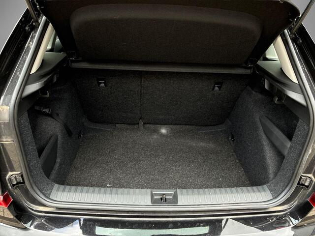 Skoda Kamiq 1.0 TSI 115pk Selection · Apple/Android Car Play · P-Sensoren · Cruise Control · DAB · 16'' Inch · Garantie t/m 18-06-2028 of 100.000km