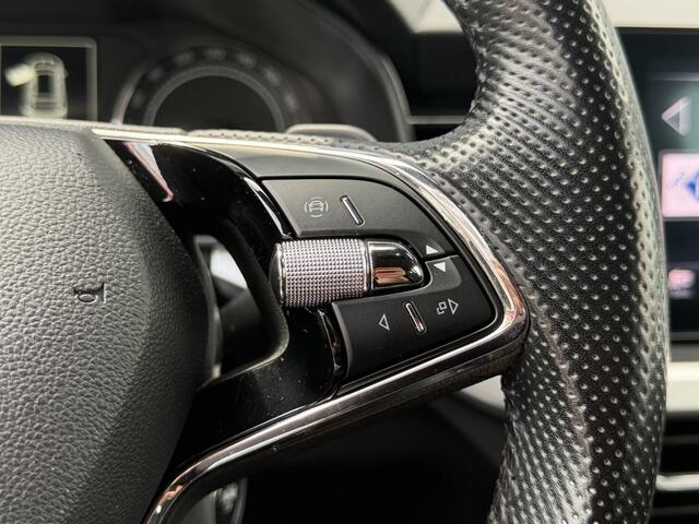 Skoda Kamiq BWJ 2021 | 1.0TSI 111PK Sport Bus AUTOMAAT | CLIMA | SPORTSTOELeN | CARPLAY | PDC 2X | ALCANTARA/STOF | 18'' LMV | PRIVACY GLASS | STOELVERW |