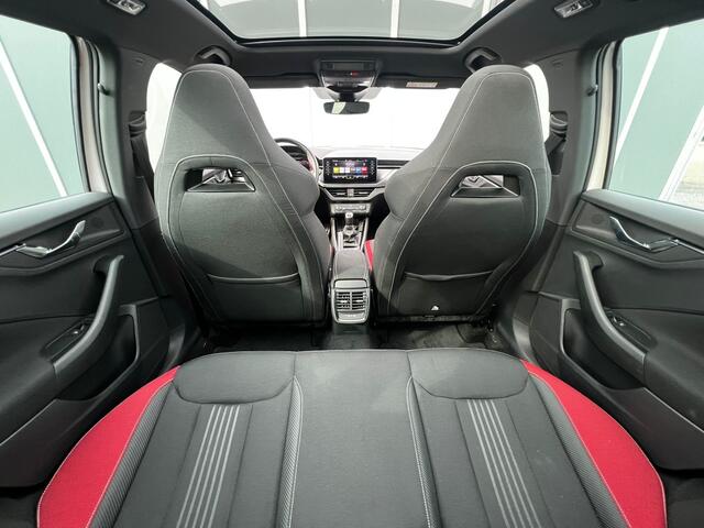 Skoda Kamiq 1.0TSI 110pk Monte Carlo | Pano | Elek stoel | Trekhaak | ACC