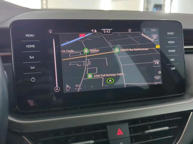 Skoda Kamiq 1.5 TSI ACT 150pk DSG Business Edition / Elek Zwenkbare trekhaak / Virtual Cockpit / LED / Navigatie / 17" LMV
