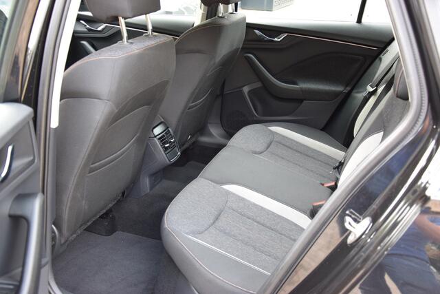 Skoda Kamiq 1.5 TSI 150PK ACT Business Edition DSG Automaat | Org. NL | BOVAG Garantie | Trekhaak | Stoel verwarming | Buitenspiegels elektrisch inklapbaar | Parkeersensoren voor & achter | Automatische Airco |