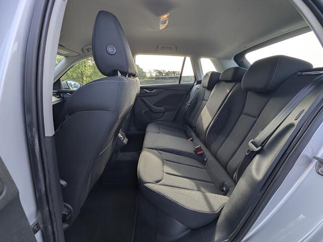 Skoda Kamiq 1.5 TSI | 150PK | Ambition | Trekhaak | Smartlink+ | LED | Camera | PDC | ACC | ECC | Stoelverw. | 16" LM |