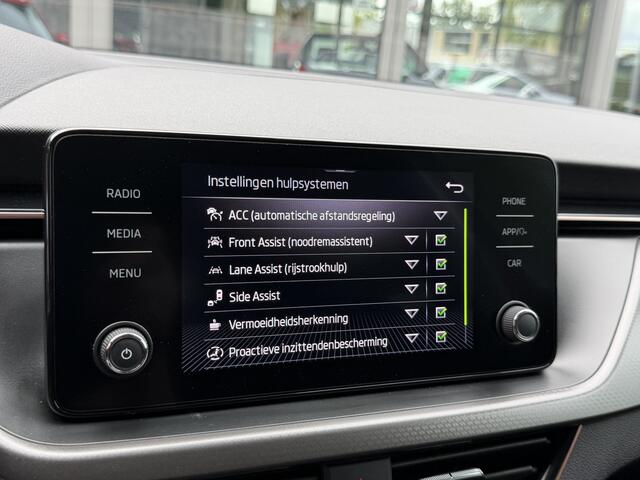 Skoda Kamiq 1.0 TSI *!* CARPLAY/ RADAR/ CAMERA/ KEYLESS/ STOELVERWARMING *!*