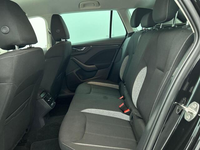 Skoda Kamiq 1.0 TSI Business Edition DSG Navigatie Climate control Cruise control LED Keyless Achteruitrijcamera Parkeersensoren Apple Carplay/ Android Auto Radio