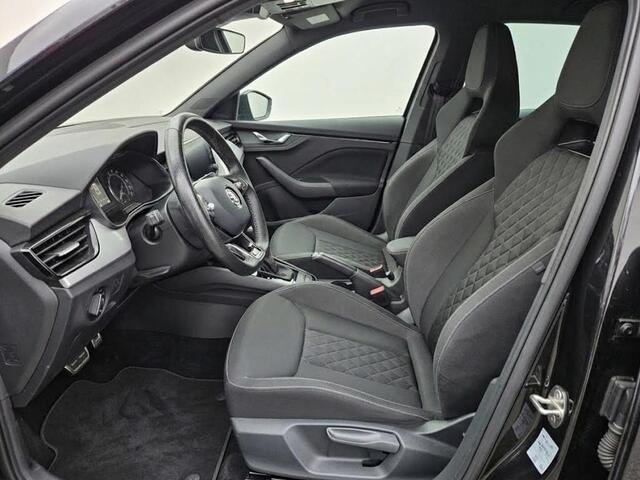 Skoda Kamiq 1.0 TSI Sport Business 110pk | Trekhaak | Apple Carplay/Android Auto | Cruise control | Climate control | Parkeersensoren | LED koplampen | lichtmetalen velgen 16