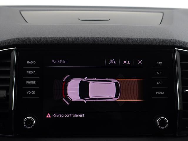 Skoda Karoq 1.5 TSI ACT Sportline Business Aut- Panoramadak, Ada Cruise, Carplay, Park Assist, Trekhaak, Led, Sport Interieur