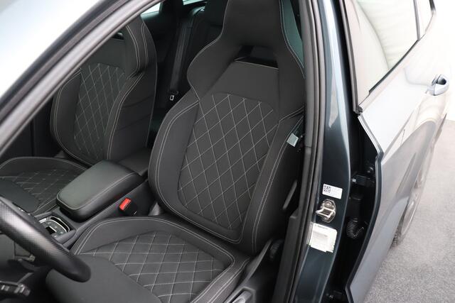 Skoda Karoq 1.5 TSI 150 PK ACT Sportline Pano-dak Digi. Dash. Canton