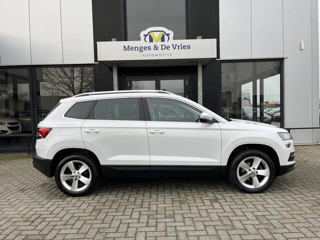 Skoda Karoq 1.0 TSI Ambition Business Airco ECC | Virtual | Panorama | Trekhaak | Stoelverwarming | NAP | Apple Carplay Android Auto | DAB | Isofix