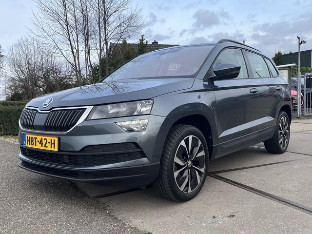 Skoda Karoq 1.5 TSI ACT Business Edition Automaat Verwarmde voorstoelen | trekhaak | DAB | Apple CarPlay/Android Auto
