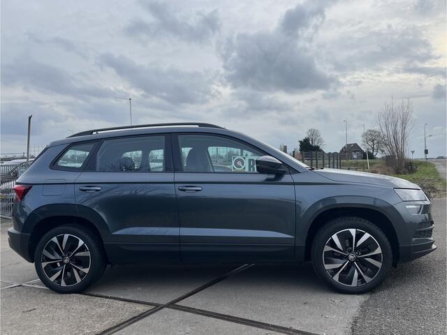 Skoda Karoq 1.5 TSI ACT Business Edition Automaat Verwarmde voorstoelen | trekhaak | DAB | Apple CarPlay/Android Auto