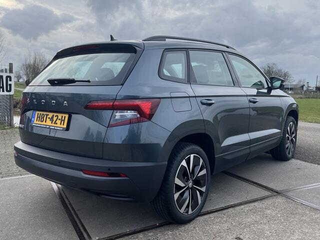 Skoda Karoq 1.5 TSI ACT Business Edition Automaat Verwarmde voorstoelen | trekhaak | DAB | Apple CarPlay/Android Auto