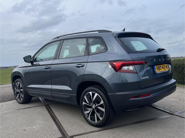 Skoda Karoq 1.5 TSI ACT Business Edition Automaat Verwarmde voorstoelen | trekhaak | DAB | Apple CarPlay/Android Auto