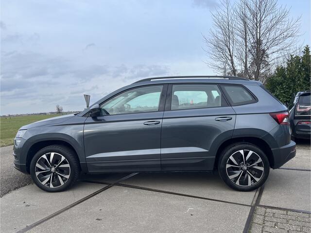 Skoda Karoq 1.5 TSI ACT Business Edition Automaat Verwarmde voorstoelen | trekhaak | DAB | Apple CarPlay/Android Auto