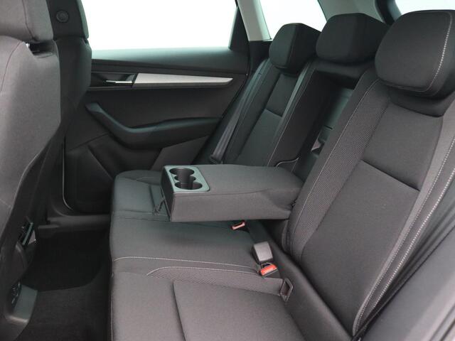 Skoda Karoq 1.5 TSI ACT Business Edition 150PK DSG full led, adaptive cruise, lane assist, elek. bedienbare achterklep, keyless, stuur-stoelverwarming, achteruitrijcamera, 18" lichtmetaal