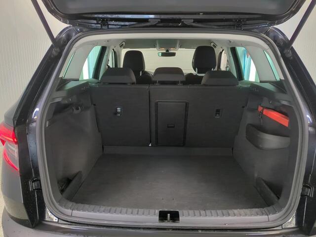 Skoda Karoq 1.0 TSI Ambition Business Navigatie Parkeersensoren Cruise Control Stoelverwarming Lichtmetalen velgen Climate Control