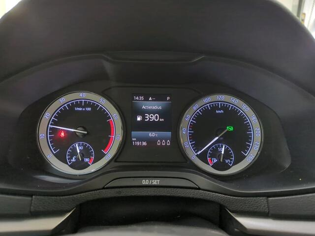 Skoda Karoq 1.0 TSI Ambition Business Navigatie Parkeersensoren Cruise Control Stoelverwarming Lichtmetalen velgen Climate Control