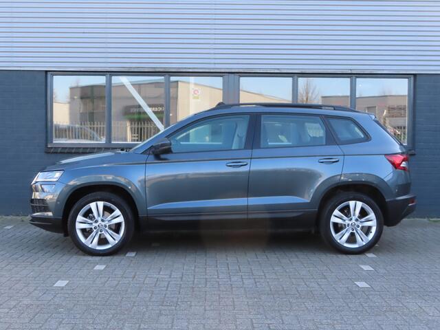 Skoda Karoq 1.5 TSI ACT Style DSG | pano dak | bestuurderstoel elektrisch + geheugen | voorruitverwarming | adaptive cruise | stoelverwarming | camera