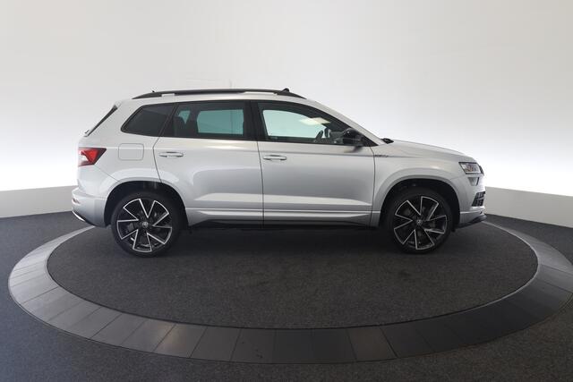 Skoda Karoq 1.5 TSI ACT Sportline Business | ACC | Pano | Trekhaak