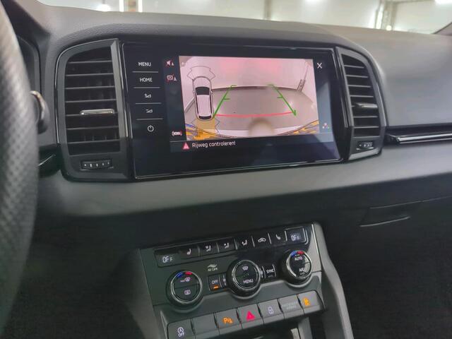 Skoda Karoq 1.5 TSI ACT Sportline Business / Digitaal dashboard / Pano / Zwenkbare trekhaak / Parkeersensoren V+A / App connect / Lichtmetaal 19 inch /