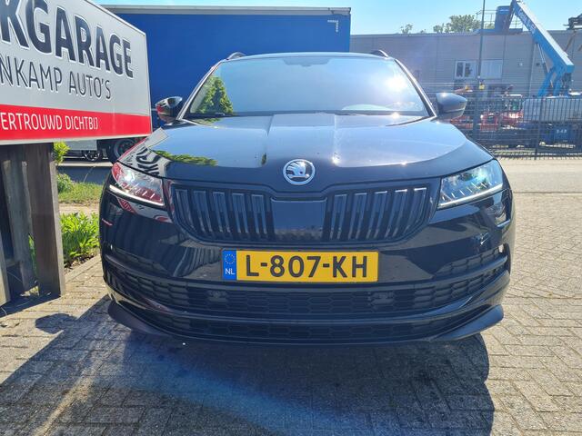 Skoda Karoq 1.5 TSI ACT Sportline Business 19"/Panoramadak/Trekhaak/Stoel + stuurverwarming/Adaptieve cruise/Camera/Elektrische klep