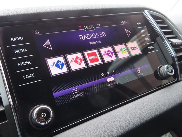 Skoda Karoq 1.5 TSI ACT Style DSG | Lederen bekleding | elektrisch verstelbare stoel + geheugen | camera | stoelverwarming |