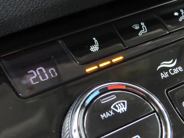 Skoda Karoq 1.5 TSI ACT Style DSG | Lederen bekleding | elektrisch verstelbare stoel + geheugen | camera | stoelverwarming |