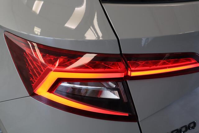 Skoda Karoq 1.5 TSI ACT Sportline Business CruiseControl Trekhaak Full-led