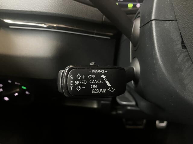 Skoda Karoq 1.5 TSI SPORTLINE/BLACK/KEY-LESS/TREKH/DIGI CP/DODEHOEK/CAM/PDC/ENZ