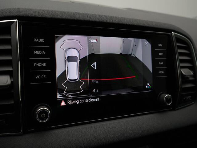 Skoda Karoq 1.0 TSI 110 pk Ambition | Achteruitrijcamera | Navigatie | Parkeersensoren voor/achter | Adaptive Cruise