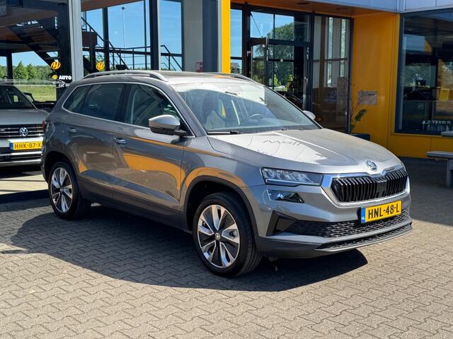 Skoda Karoq 1.5 TSI Business Edition - panorama - camera - adaptive cruise