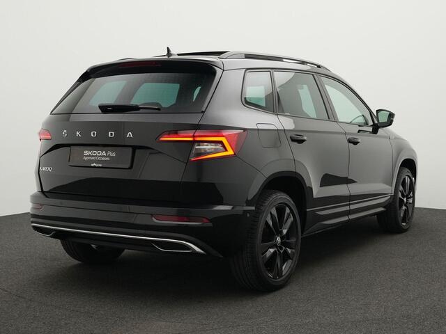Skoda Karoq 1.5 TSI 150 pk DSG Sportline Business | Panoramadak | Canton Sound | Navigatie Columbus | Stoel-/achterbankverwarming