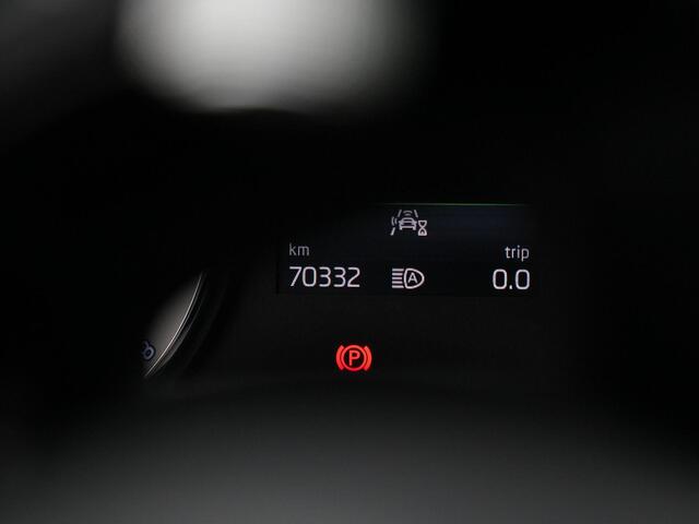 Skoda Karoq 1.5 TSI 150 pk ACT Sportline Business | Panoramadak | Trekhaak | Matrix LED | Stuur-/stoelverwarming | Achteruitrijcamera | Navigatie