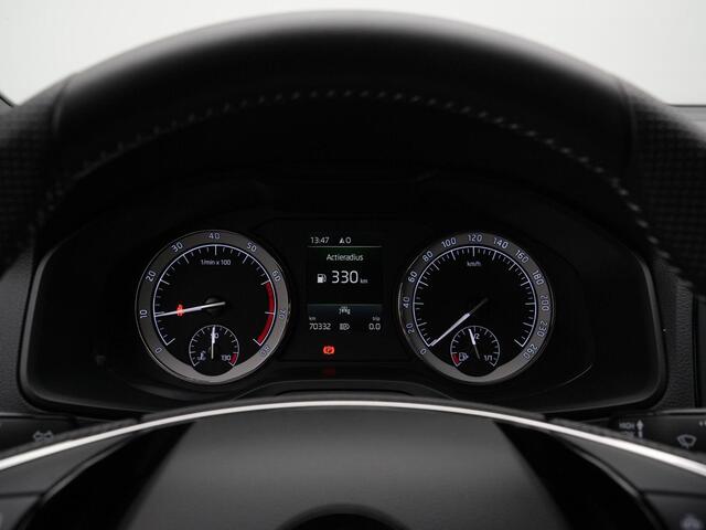 Skoda Karoq 1.5 TSI 150 pk ACT Sportline Business | Panoramadak | Trekhaak | Matrix LED | Stuur-/stoelverwarming | Achteruitrijcamera | Navigatie