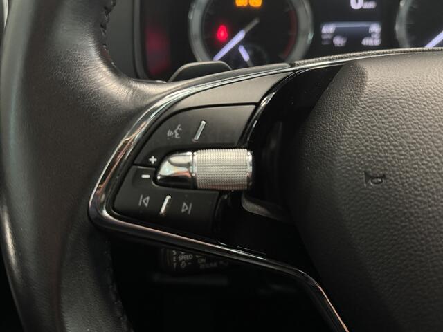 Skoda Karoq 1.5 TSI ACT Business Edition Plus Stoelverwarming/Carplay/ACC