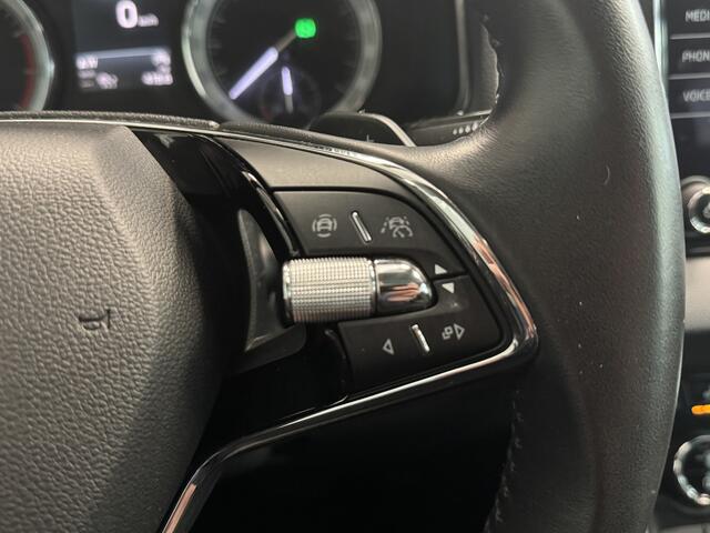 Skoda Karoq 1.5 TSI ACT Business Edition Plus Stoelverwarming/Carplay/ACC