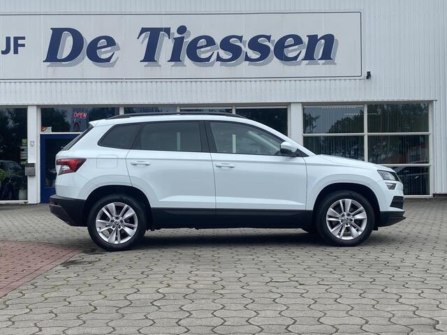 Skoda Karoq 1.0 TSI Ambition Business 116PK Camera, Navi, Trekhaak, Rijklaar met beurt & garantie!