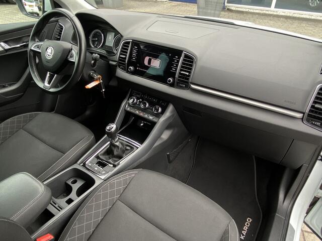 Skoda Karoq 1.0 TSI Ambition Business 116PK Camera, Navi, Trekhaak, Rijklaar met beurt & garantie!