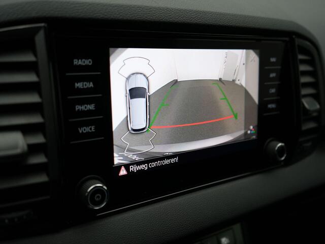 Skoda Karoq 1.5 TSI 150 pk DSG ACT Sportline Business | Panormadak | Matrix LED | Stuur-/achterbankverwarming | Achteruitrijcamera