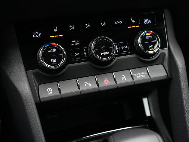 Skoda Karoq 1.5 TSI 150 pk DSG ACT Sportline Business | Panormadak | Matrix LED | Stuur-/achterbankverwarming | Achteruitrijcamera