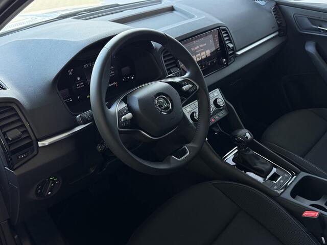 Skoda Karoq 1.5 TSI 150PKLED VIR.COCKPIT CARPLAY NAVI CAMERA ELEK.KLEP STOEL/STUUR VERW. LMV 2025