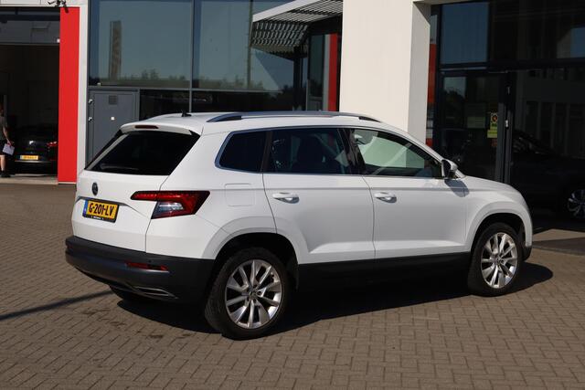 Skoda Karoq 1.5 TSI ACT Style Business 18" LMV Privacy glas chroom pakket LED koplampen stoelverwarming ACC adaptieve cruise control sport comfort stoel climatronic dealer onderhouden