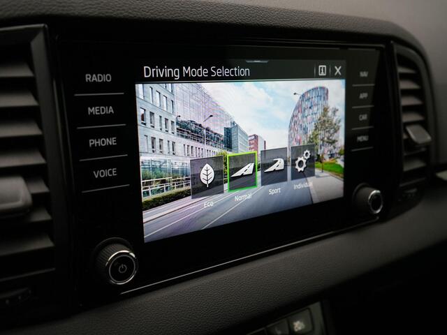 Skoda Karoq 1.5 TSI 150 pk DSG ACT Sportline Business | Navigatie | Rondomzicht camera | Canton | Stuur-/achterbankverwarming