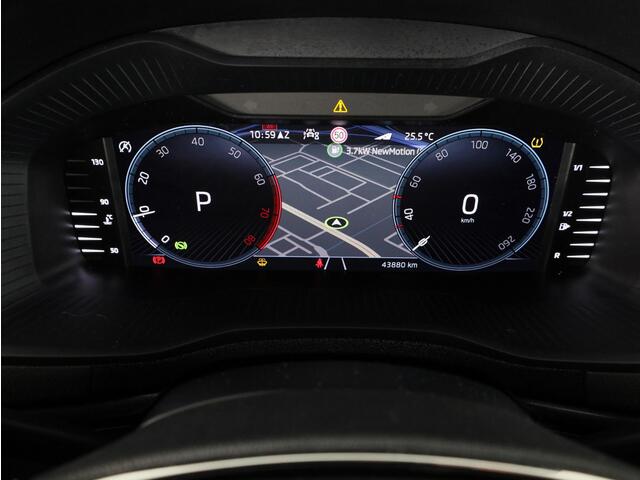 Skoda Karoq 1.5 TSI ACT Business Edition Plus 150 pk Automaat (DSG) | Verlengde garantie | Navigatie | Panoramadak | Parkeersensoren | Achteruitrijcamera | Adaptieve cruise control |