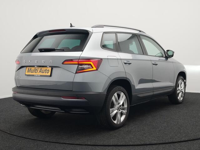 Skoda Karoq 1.5 TSI ACT Style 150 pk DSG | Adaptive Cruise | RS Sportstoelen Verwarmd | Camera | Navigatie | Carplay | Virtual | Climate Control | DAB | Keyless |