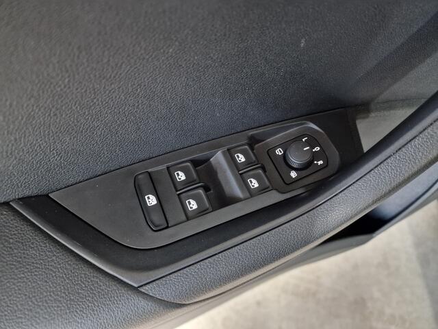 Skoda Karoq 1.5 TSI 150pk DSG/AUT Business Edition | Camera | Winterpakket | Virtual cockpit |
