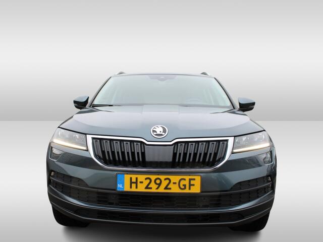 Skoda Karoq 1.5 TSI ACT Business Edition DSG Automaat Parkeersensoren / Camera / Navigatie / Clima / LED / Stoelen electrisch / Alcantara