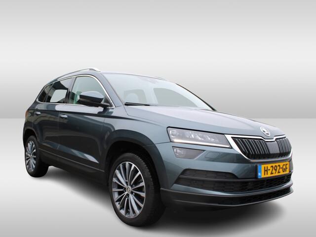 Skoda Karoq 1.5 TSI ACT Business Edition DSG Automaat Parkeersensoren / Camera / Navigatie / Clima / LED / Stoelen electrisch / Alcantara